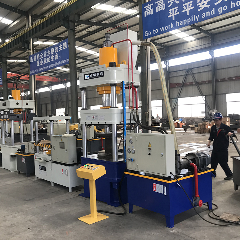 滕州廠家200噸兒童拼圖深壓紋熱壓機木質(zhì)拼圖益智玩具油壓機