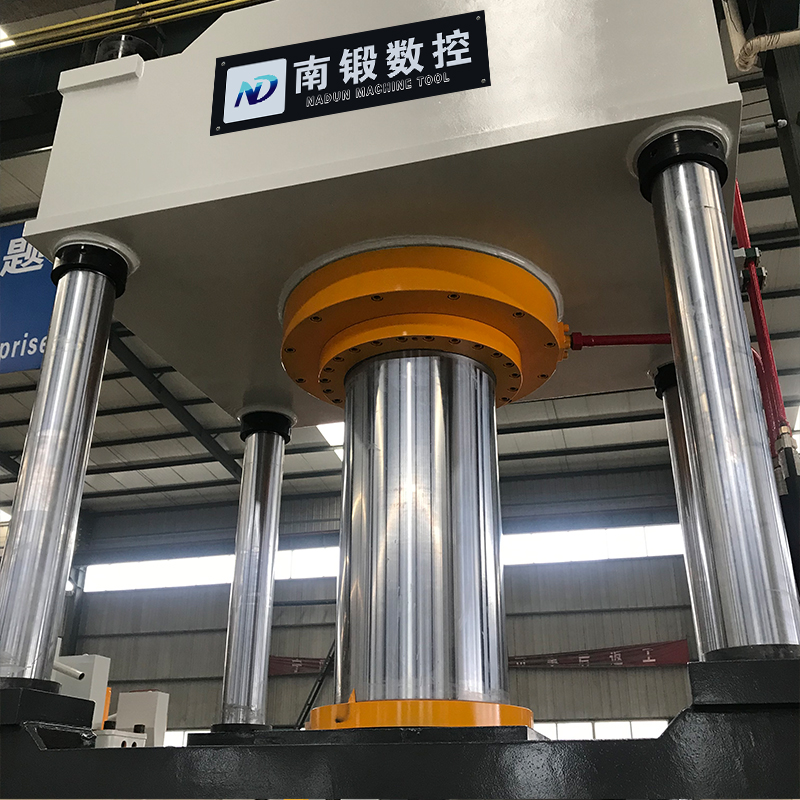 500T三梁四柱油壓機，500噸常規(guī)油壓機