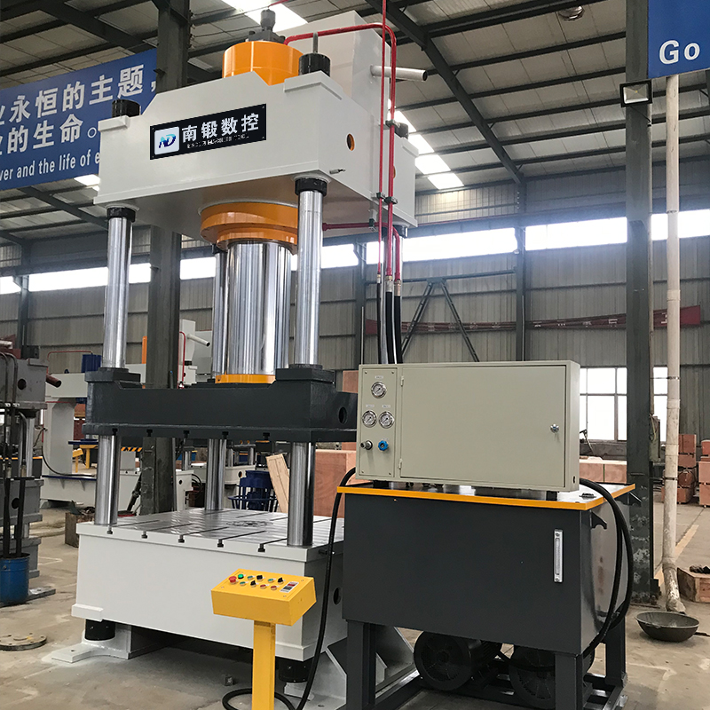 500T三梁四柱油壓機，500噸常規(guī)油壓機