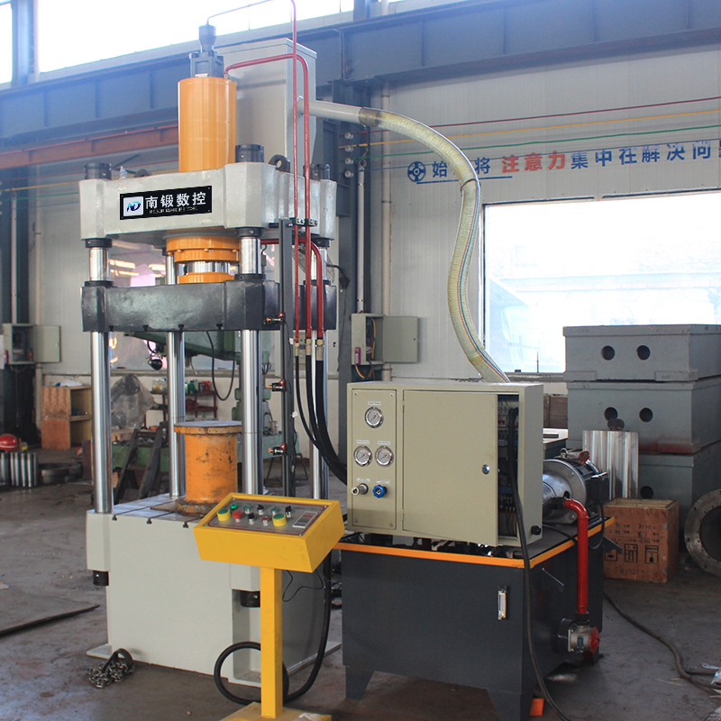 滕州200T四柱油壓機(jī)，200噸壓裝成型油壓機(jī)