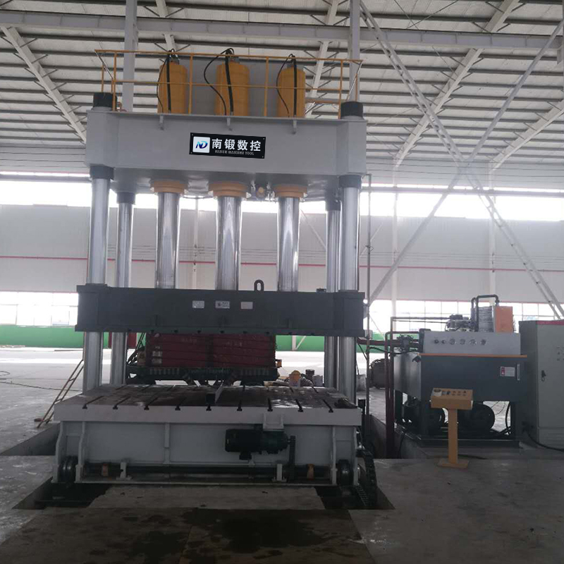 800噸四柱液壓機(jī)雙缸大臺(tái)面三梁四柱油壓機(jī)液壓機(jī)廠家滕州南鍛